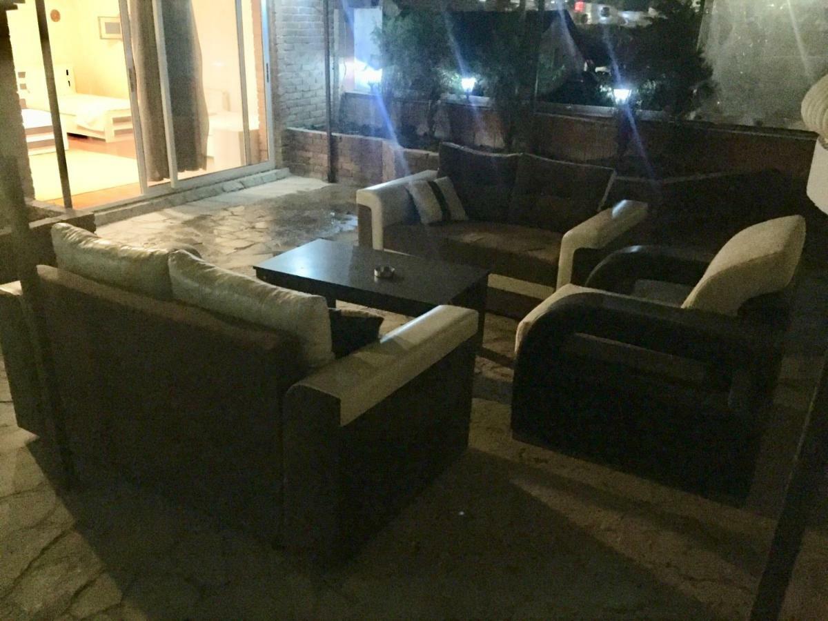 Hotel Bavaria Pristina Kültér fotó