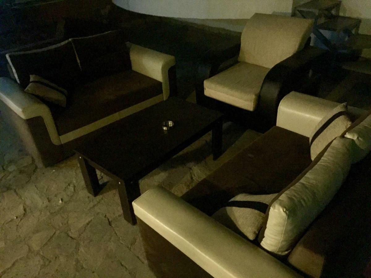 Hotel Bavaria Pristina Kültér fotó