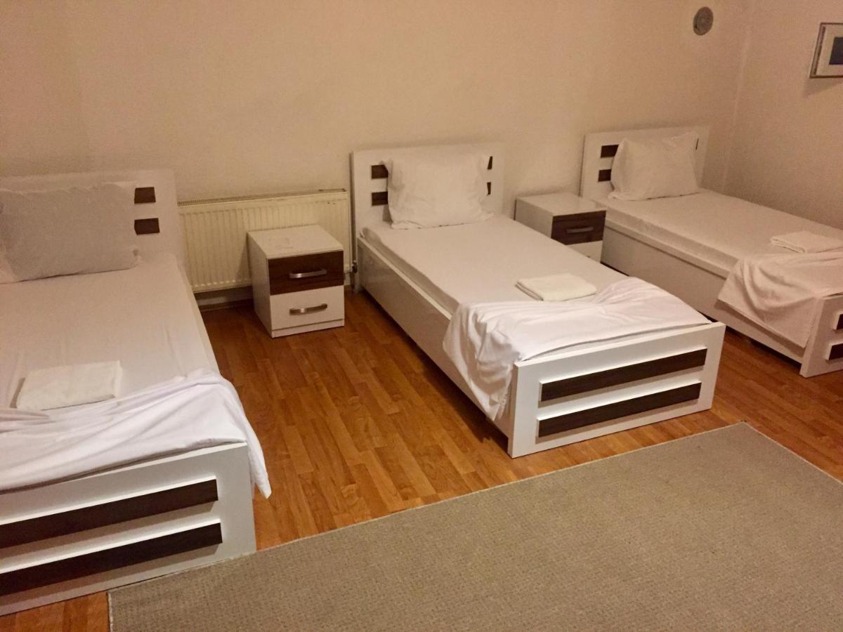 Hotel Bavaria Pristina Kültér fotó