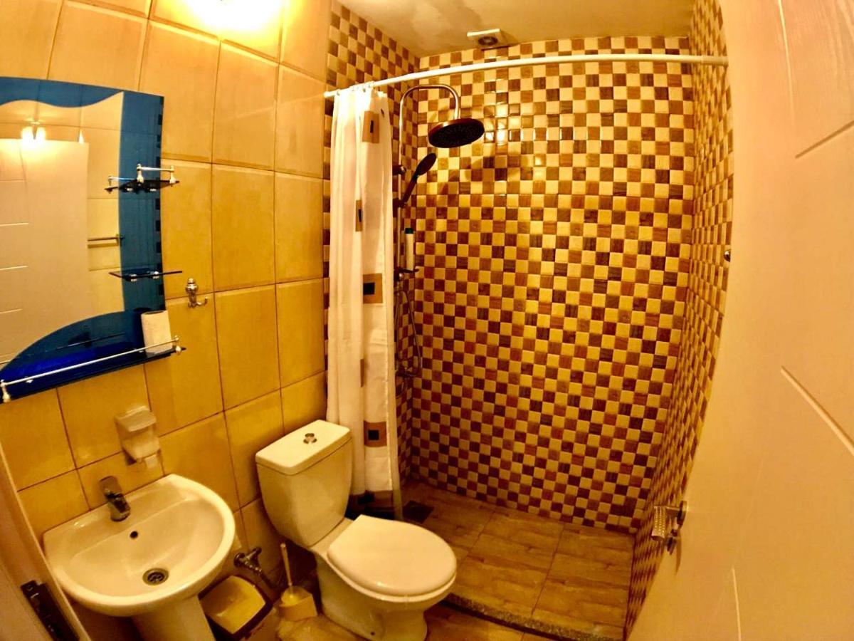 Hotel Bavaria Pristina Kültér fotó